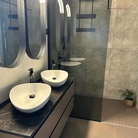 Penthouse Hedonist With Hidromassage Bath Apartman Póla