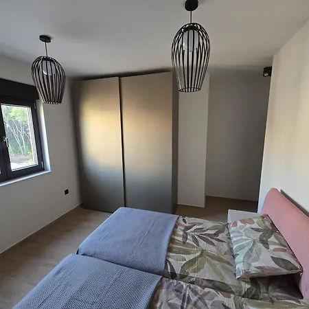 Penthouse Hedonist With Hidromassage Bath Pula