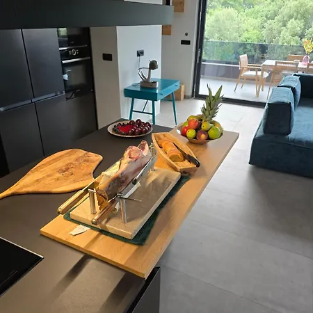 Penthouse Hedonist With Hidromassage Bath Apartment